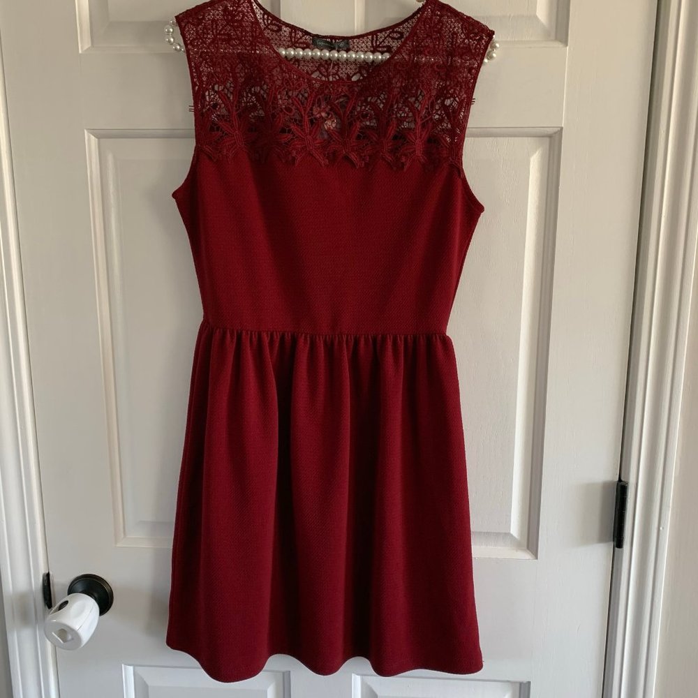 NEW Soprano Maroon Lace Detail Sleeveless Dress Juniors Size M - Picture 1 of 5